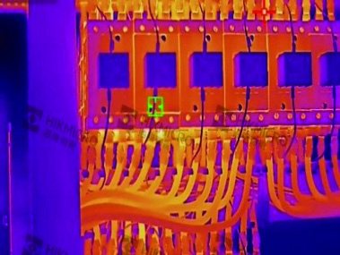 Thermal image of electrical connections in a PV combiner box