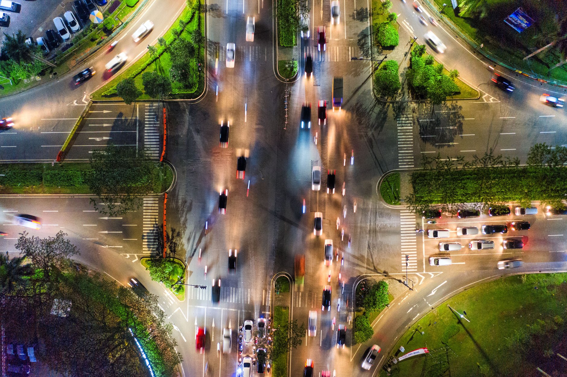 Monitoreo Vial Biespectral para Todo Clima en una Arteria de Ciudad Inteligente