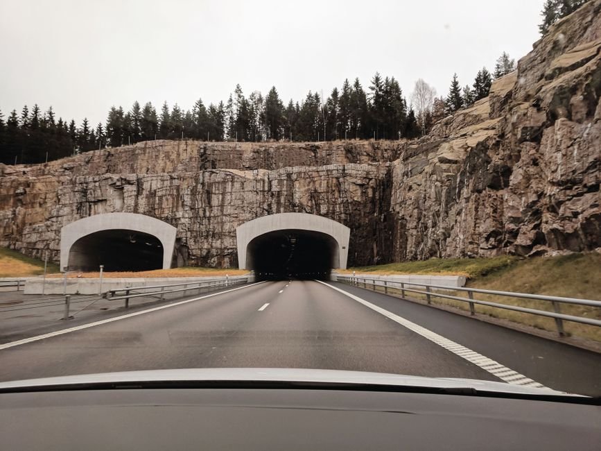 Early Fire Warning for a Road Tunnel: Thermal Eyes Inside the Bore